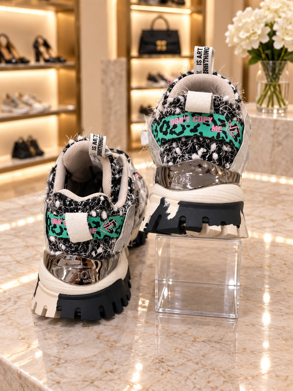 202602116 LABEL BLACK WHITE JOIA PARIS